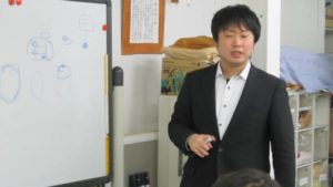 久津摩さんによるお話の様子です。